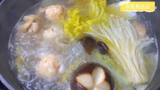 椰子鸡火锅这样做,清甜又滋补～via最爱设计我的家