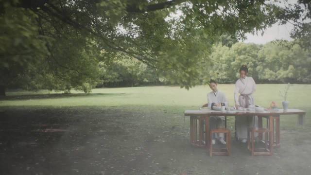 听说出瓶装饮料了,还喝入秋后的第一杯奶茶呢?健康无负担的气泡水和果汁茶才是真正的快乐水,轻