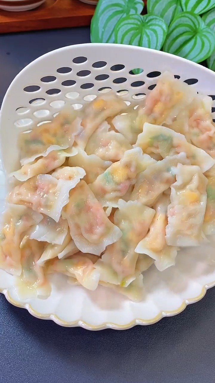 【宝宝辅食】宝宝版三鲜水饺,过年全家都在吃饺子,宝宝嘴馋有办法啦。(via:宝宝辅食分享)