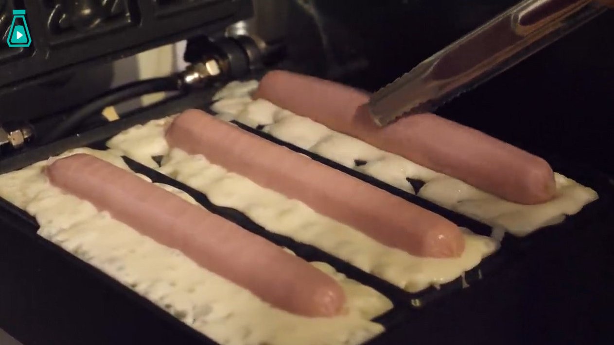 【深夜放毒:热狗华夫饼】简简单单的食材,不一样的搭配热量既正义啊!看饿了!