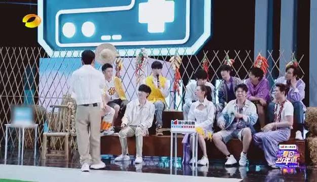 点击就看大型蒙眼挖棉花现场!@时代少年团马嘉祺 《夏日少年派》一顿操作猛如虎,一看碗底啥也
