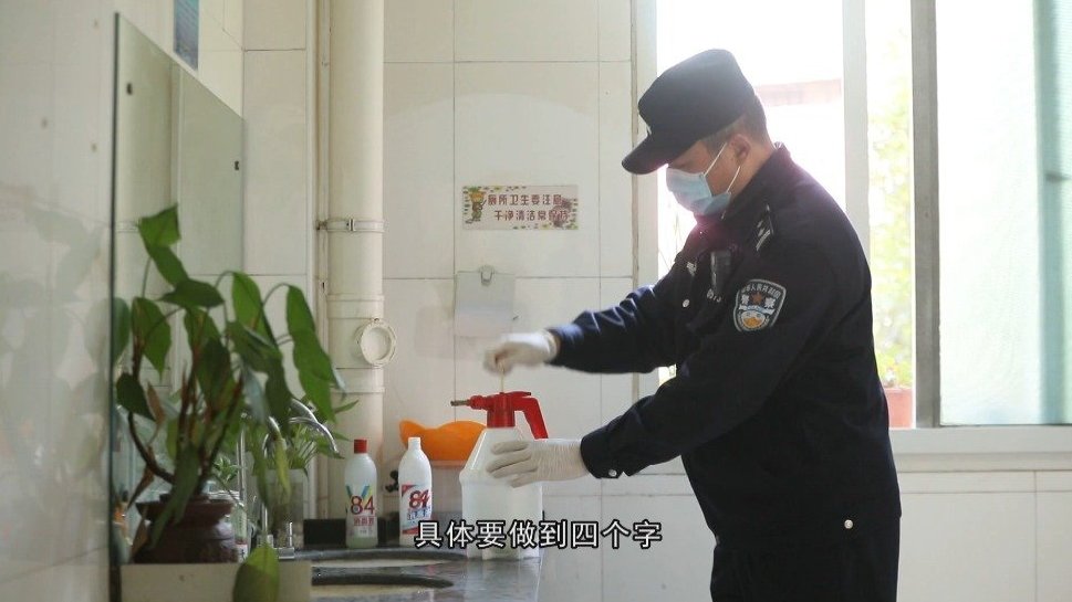 【公安机关应对疫情防护实操指引——基层窗口防护】公安派出所、车管所、出入境等窗口是接触群众