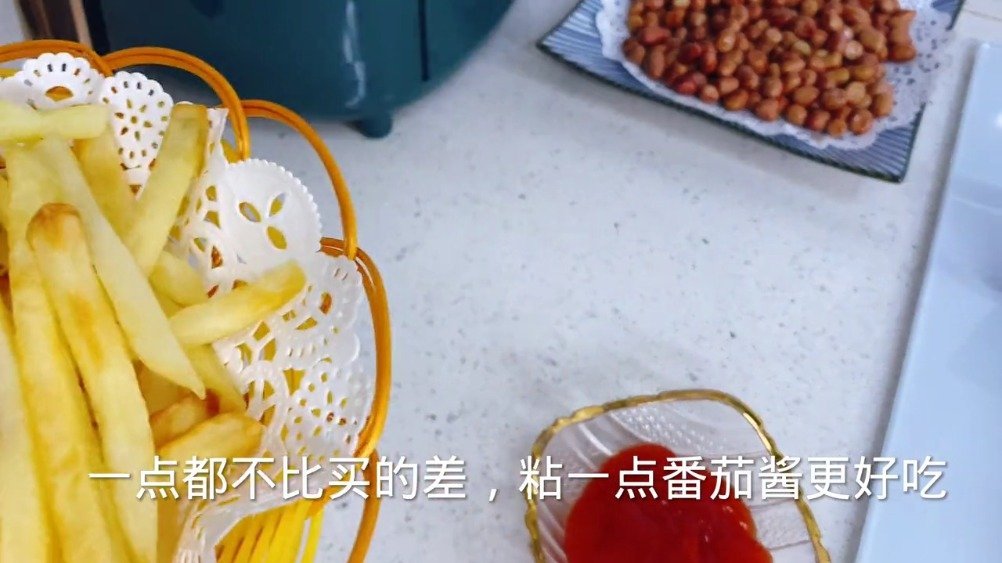今天分享8个简单小食谱,最适合过年招待亲戚朋友啦~ 
