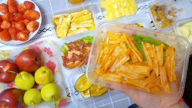 周边有疫情了[委屈]加完班想吃烤肉怎么办?突然想到张牌牌,他家出团购外卖啦[兔子][兔子]