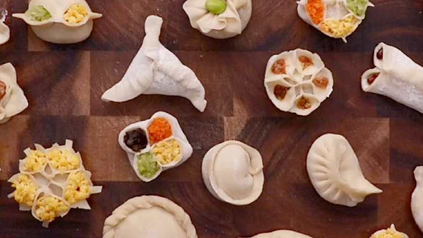 【花式包饺子】 年夜饭饺子吃硬币的绝招引发热议,饺子的21种包法,拿走!过年给亲戚们露一手