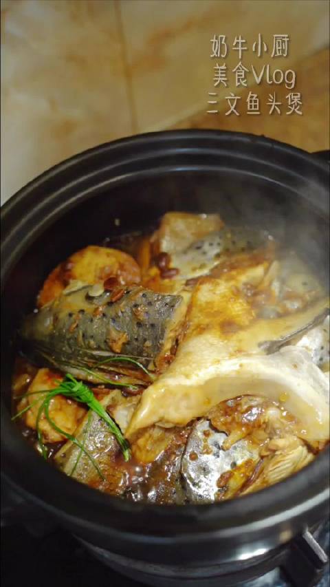 10块钱的三文鱼,就能做出一锅美味~不用一滴水,鲜嫩多汁#美食# 