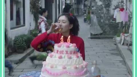 垃圾分类 热播剧三十而已中,妮妮过三十岁生日,乡亲们给她准备了一个超大的生日蛋糕,那么问题