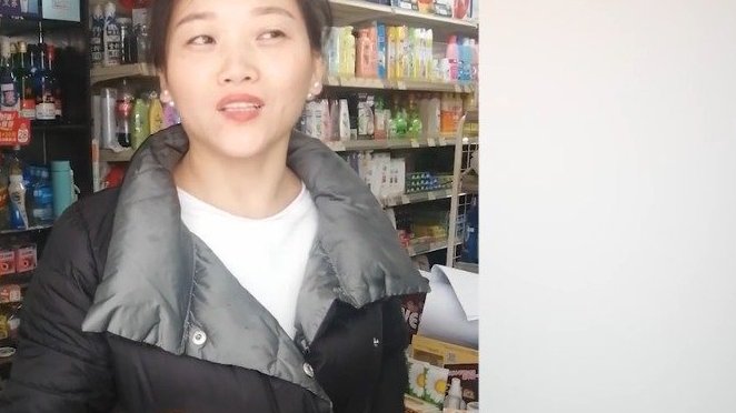 【互联网巨头入局南昌社区买菜APP,菜贩称生意大受影响】近日,江西南昌。橙心优选、美团优选