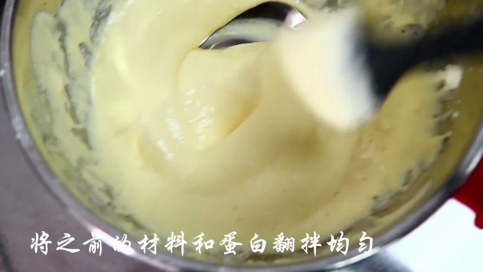 【兵哥哥的“休闲甜品”,你会不会心动?】嗨!还记得你失败的电饭煲蛋糕吗?听说兵哥哥会做蛋糕