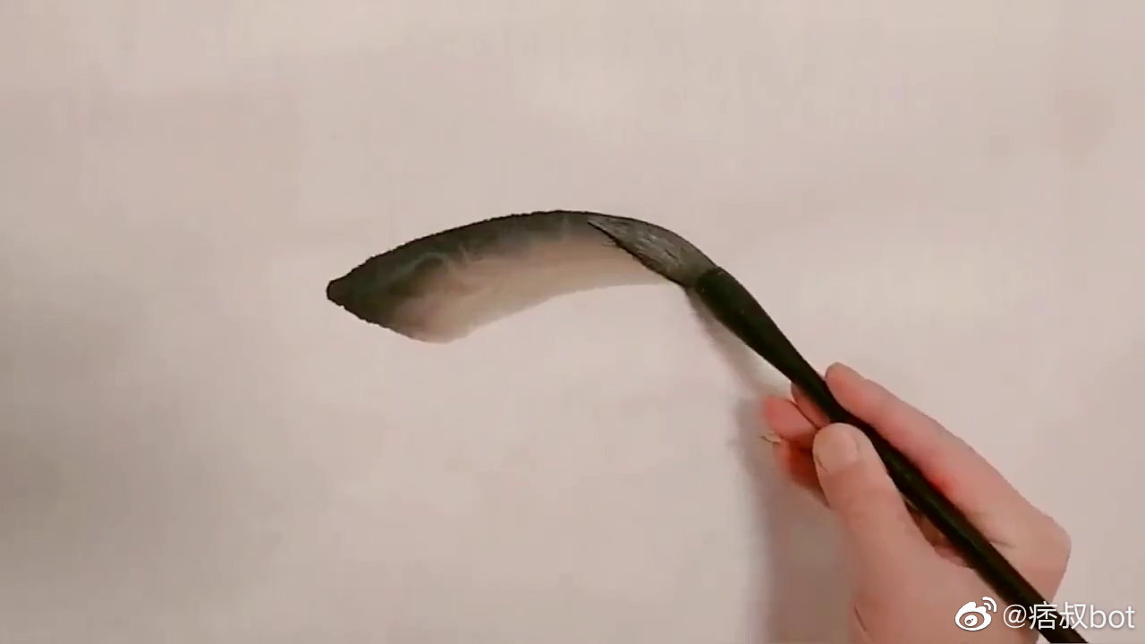 国画:怎样画鲈鱼呢?国画老师来教你!成品实在是太好看了  