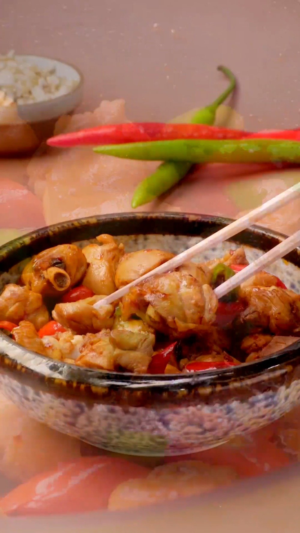 #美食武汉#【辣椒炒鸡块】上桌秒光盘的辣椒炒鸡块!肉质鲜嫩,香辣入味,真的无敌下饭!(vi