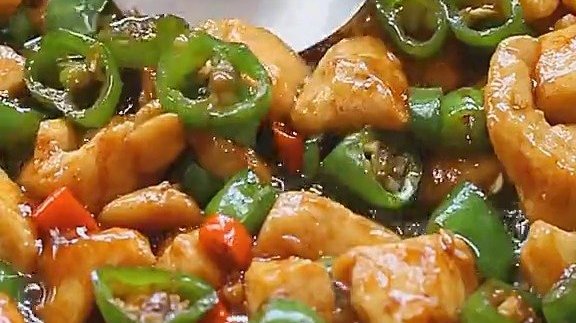 【小炒鸡胸肉做法】鸡胸肉这样做嫩滑不柴,巨好吃!做法超简单!