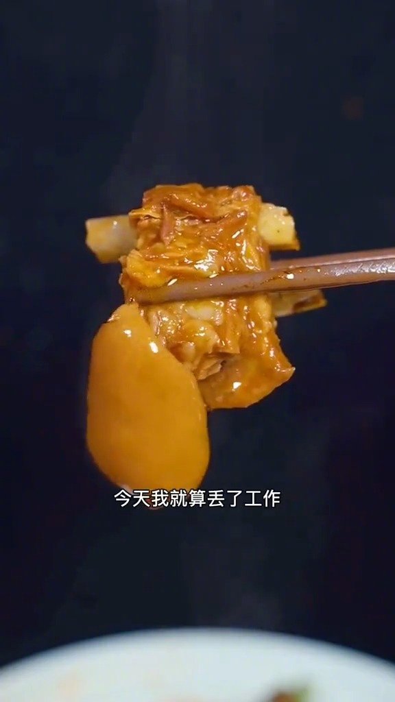 很多人在家做红烧羊肉总是很难去除羊肉的膻味,今天就把这个方法分享给大家~