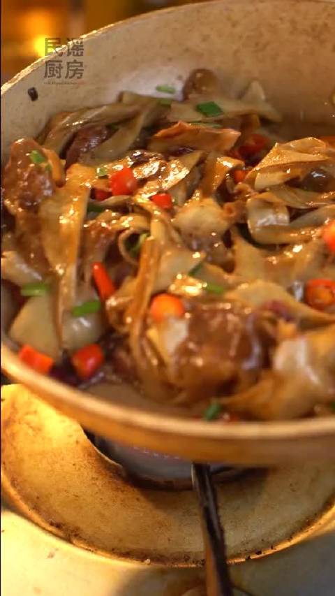 #美食# 牛肉杏鲍菇,一起搭配试过吗,简直就是绝了～