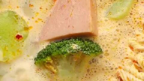 牛奶麻辣烫是什么神仙搭配啊!!我怎么现在才做,好吃到想爆哭!