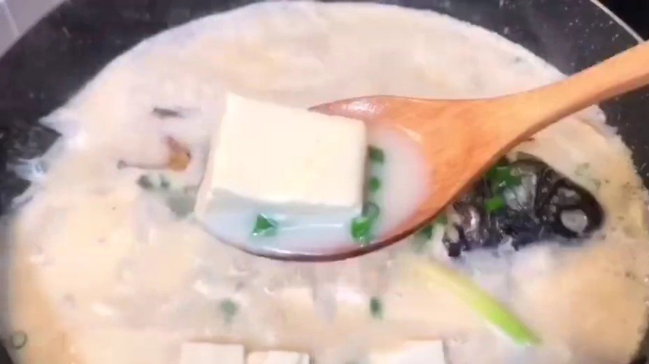 美食时间 鲫鱼豆腐汤教程,非常好的滋补鱼汤家常菜。