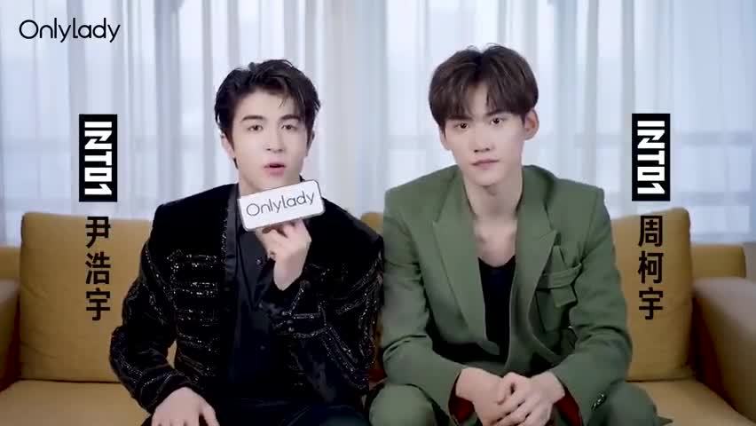 尹浩宇、周柯宇专访 俩人都好帅啊!!看帅哥访谈都赏心悦目 娱小圈的微博视频  #三度知识知