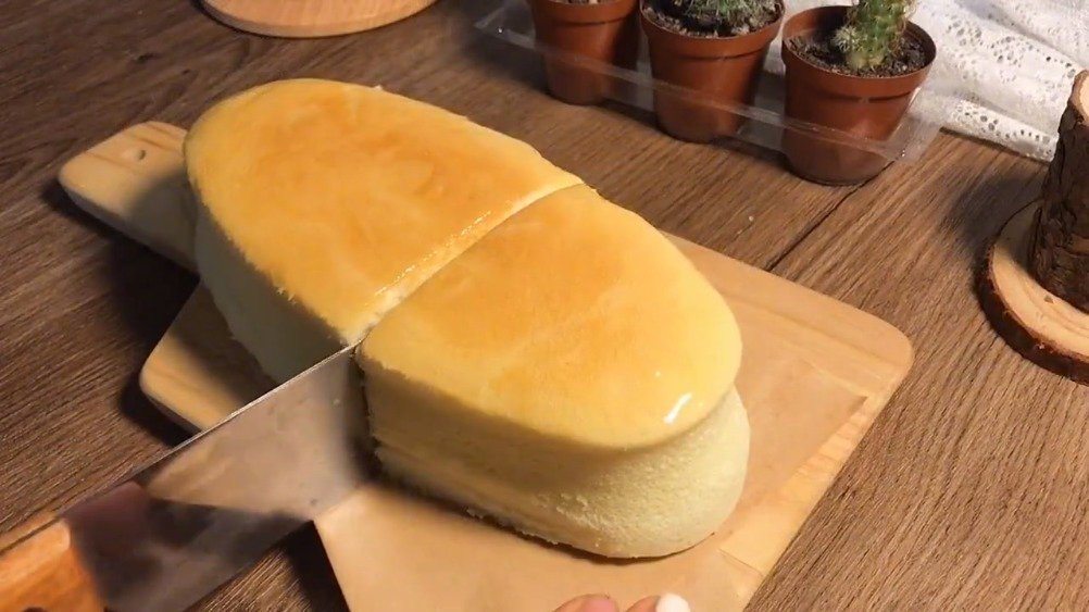 酸奶芝士热干面据天天美食推荐,家里有酸奶的一定要试一试,吃起来炒鸡像轻乳酪的酸奶蛋糕~