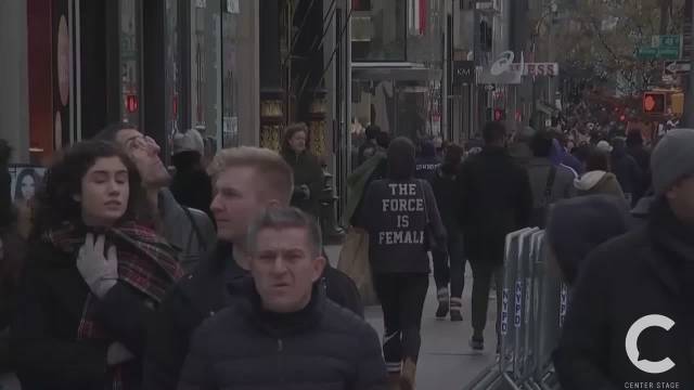 【加拿大鹅“霸王条款”再引热议】近日,加拿大鹅品牌“不得退换”的“霸王条款”再次引发热议,