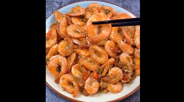 【椒盐虾】做法简单,太好吃了,保证你连皮都不舍得吐,美食get√