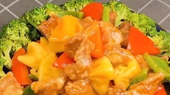 【菠萝咕噜肉做法】超级喜欢吃菠萝咕噜肉的有没有,反正我很喜欢吃!