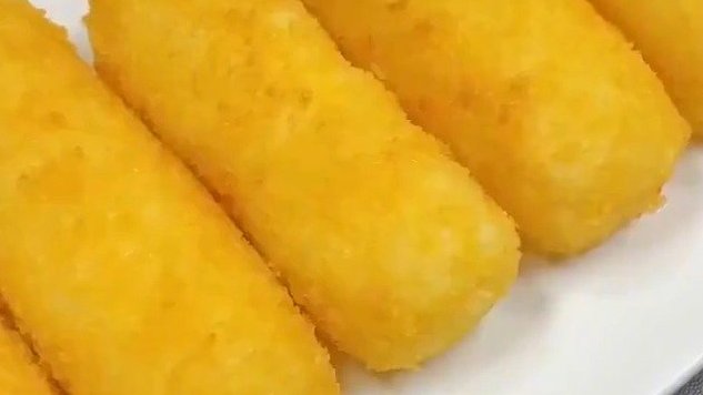 土豆配上芝士,再粘上面包糠,隔壁小孩都馋哭了,美食get√&nbsp;&nbsp;