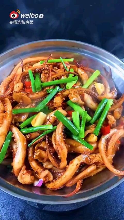 【鱿鱼超级好吃做法】有这道菜一定要多煮点米饭,鲜香味美,汤汁拌饭我都可以吃三碗,速度get