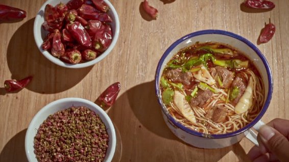  我国饮食文化悠久,单单一个“面”,不同地区几乎各有“一绝”。对于北京人来说,北京米其林榜