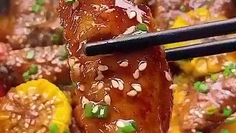 #美食分享# 【可乐鸡翅煲】鸡翅、玉米、胡萝卜、土豆,加上一瓶可乐,满满一锅煮,好吃[馋嘴