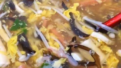 一碗低成本,全家人都喜欢的酸辣汤推荐给你们,简单又开胃 #自制美食##家常菜#