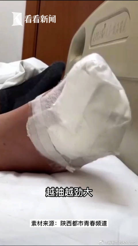 据看看新闻KNEWS消息:陕西的刘先生从30岁开始抽烟,20年来,烟瘾越来越大,一天三四包