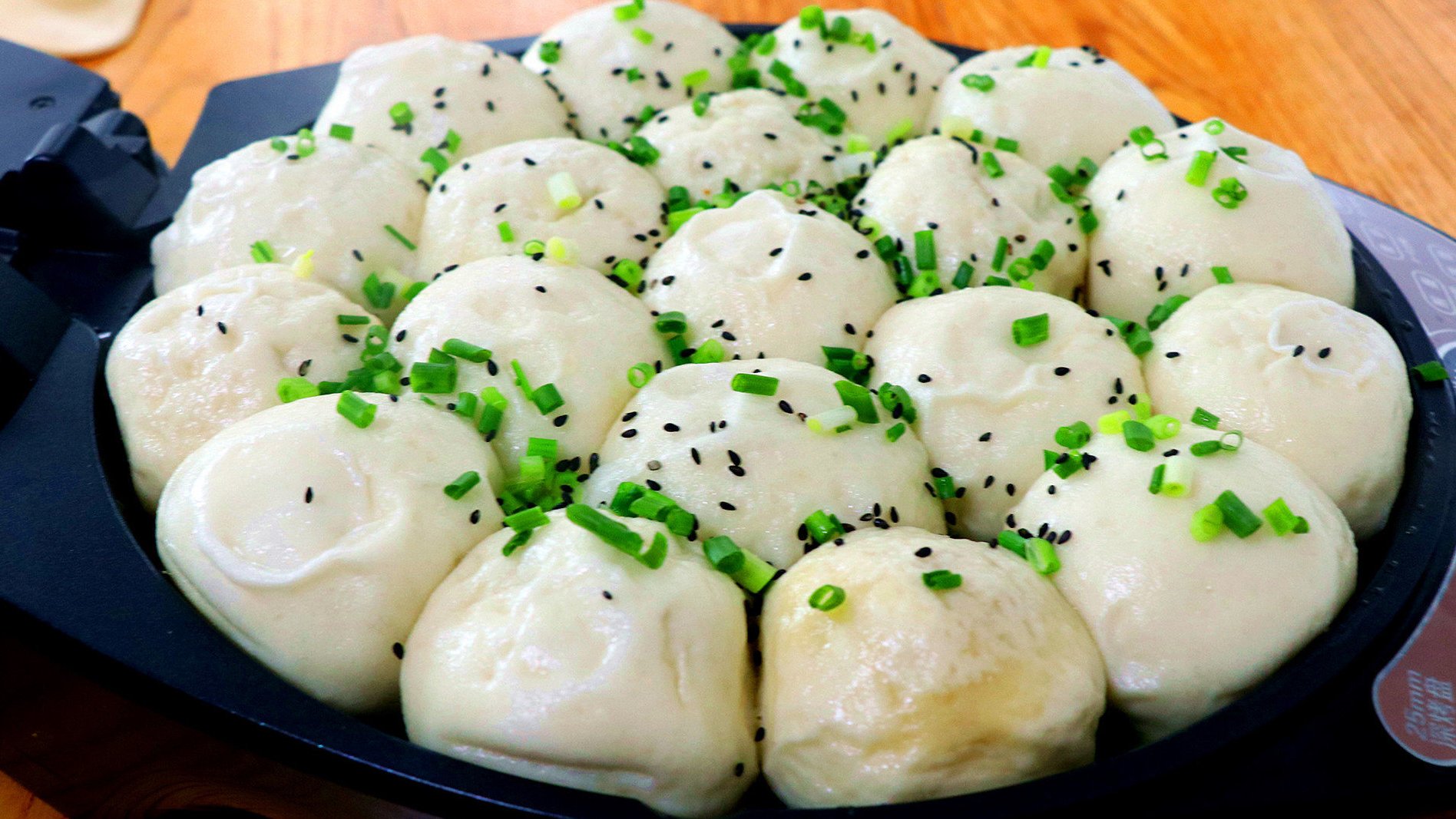 生煎包家庭做法:实用小技巧,外皮酥脆,松软鲜香,好吃不油腻!