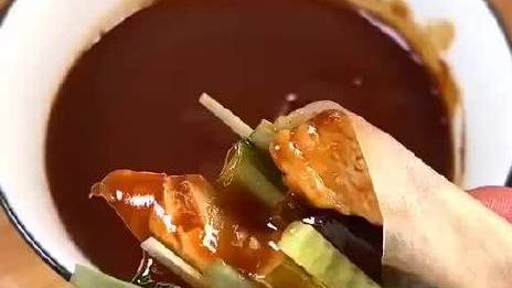 【卷饼万能酱】你知道北京烤鸭的甜面酱是怎么做的吗?一起来学学吧。