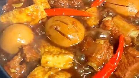 【卤蛋腐竹烧排骨】排骨软烂入味,拌饭真的太香了,太好吃了,美食get√.