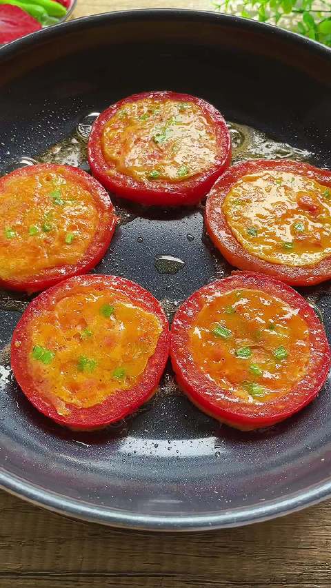 #美食时间# 西红柿和鸡蛋能怎么搭配?不要再说西红柿炒鸡蛋啦!今天来一个绝对新鲜的做法~ 