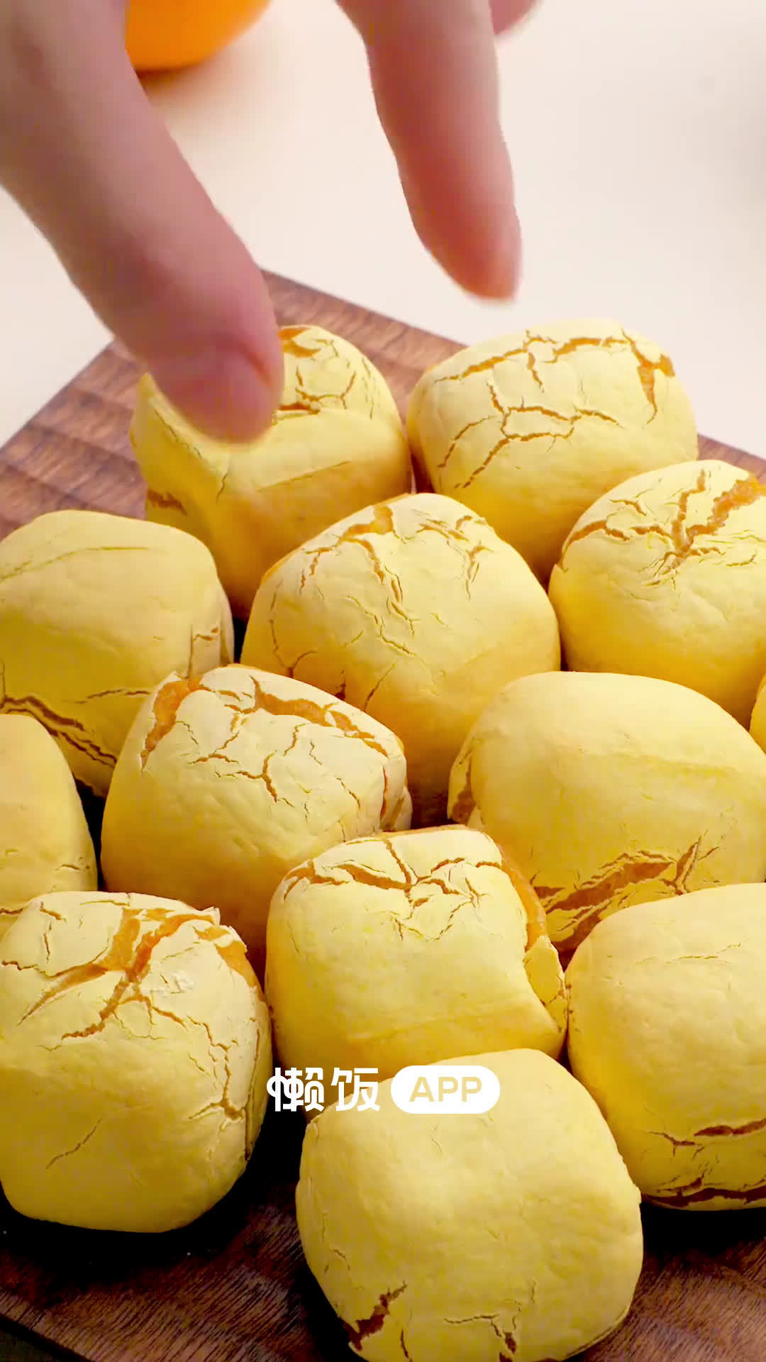 【脆皮南瓜小方】据懒饭APP,万圣节怎么能少得了南瓜????!超可爱的mini南瓜小方来啦!QQ