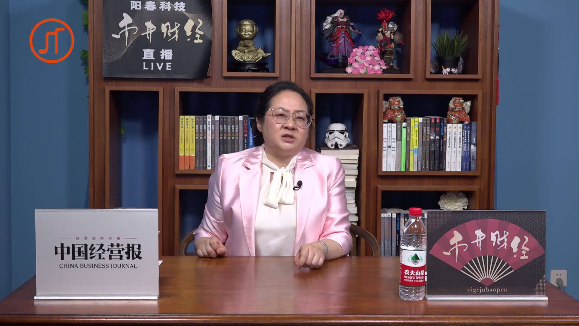 【谭鸭血泄露肖战行程,大批粉丝疯狂围堵,肖战火锅吃一半就离开】本想借肖战火一把的谭鸭血,没