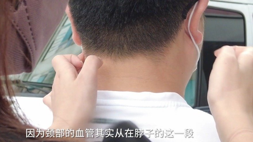 【29岁男子多次按摩颈部次日突发脑梗死】近日,广东广州花都的王先生凌晨醒来时发现身体一侧无