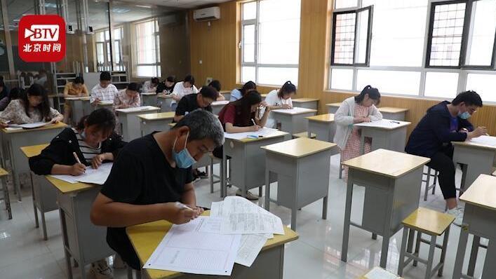 【复课后师生同考一张试卷,老师:也紧张[并不简单]】6月2日,河北衡水,衡水第二中学复课后