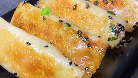 #早餐打卡# 【锅贴饺子做法】好吃的不要不要的,做法太简单,非常适合做早餐!