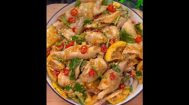 【手撕柠檬鸡腿肉】酸辣开胃,好吃又下饭,吃了会上瘾,美食get√