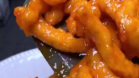 虽然猪肉价格上涨,但还是可以考虑来一顿糖醋里脊过过瘾的~香甜可口,十分开胃~这份菜单get