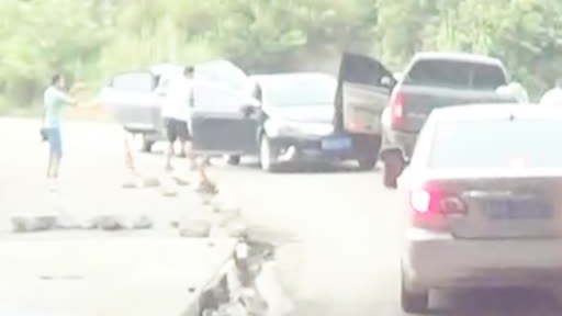 【致敬!边境缉毒警察的生死瞬间:伪装各种身份潜伏,妻子遭跟踪恐吓】今天是第33个#国际禁毒