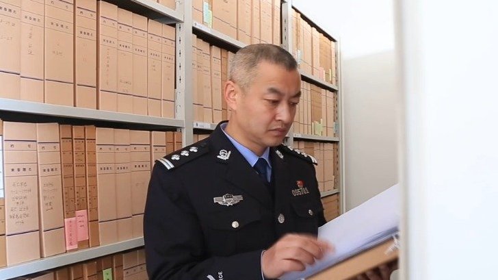 【“看见”特辑 龙警英模群雕系列篇⑤ 吴在勇:一个派出所所长的忠诚与担当】吴在勇,1976
