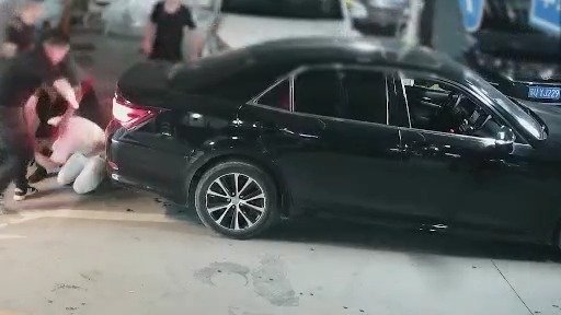 【缉毒警察的真实工作场景】#缉毒民警抓捕毒贩有多惊险#?这些看起来像影视剧里场景,都是禁毒