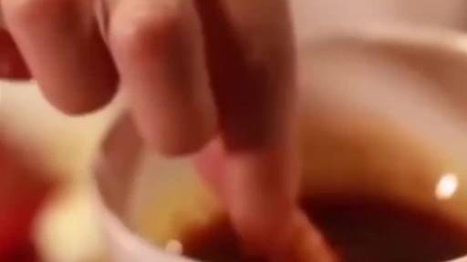 【大胃王自曝直播吃的东西都自费,已经负债26万,业内催吐假吃现象普遍 】据燃新闻,近日,央