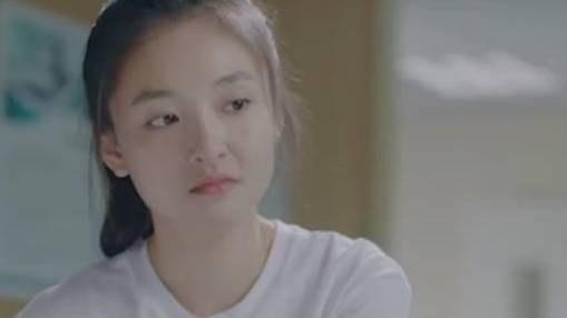 #冰糖炖雪梨#棠雪在黎语冰的床前自责,自责自己为什么要关机如果不关机你就不会去了黎语冰快醒