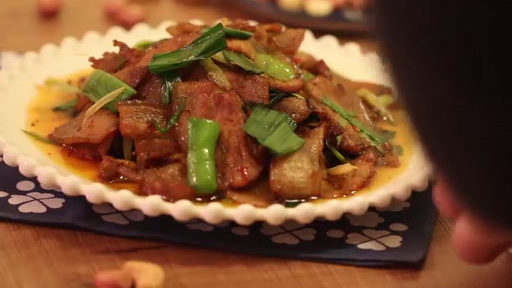 #美食时间#&nbsp;【超下饭的家常回锅肉】家常回锅肉属于零基础快手小炒,色泽诱人、肥而不腻、入口