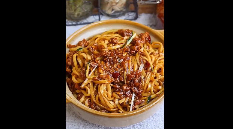 【自制炸酱面】做法简单,太好吃了,美食get√