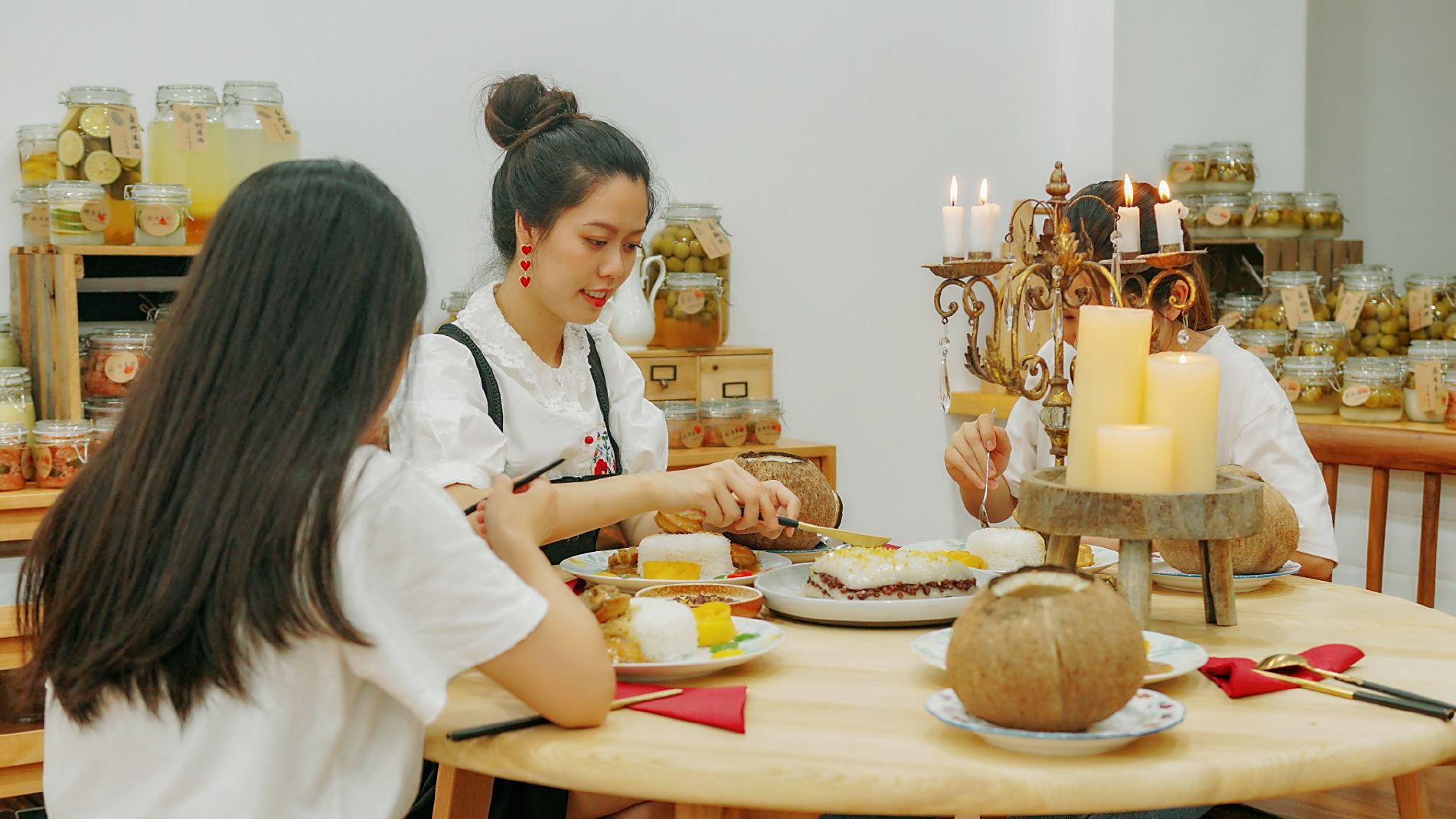 爱就像蓝天白云突然暴风雨情人节当天打雷闪电肯定是谁在乱发毒誓,嘻嘻一日三餐怎么过情人节在饭
